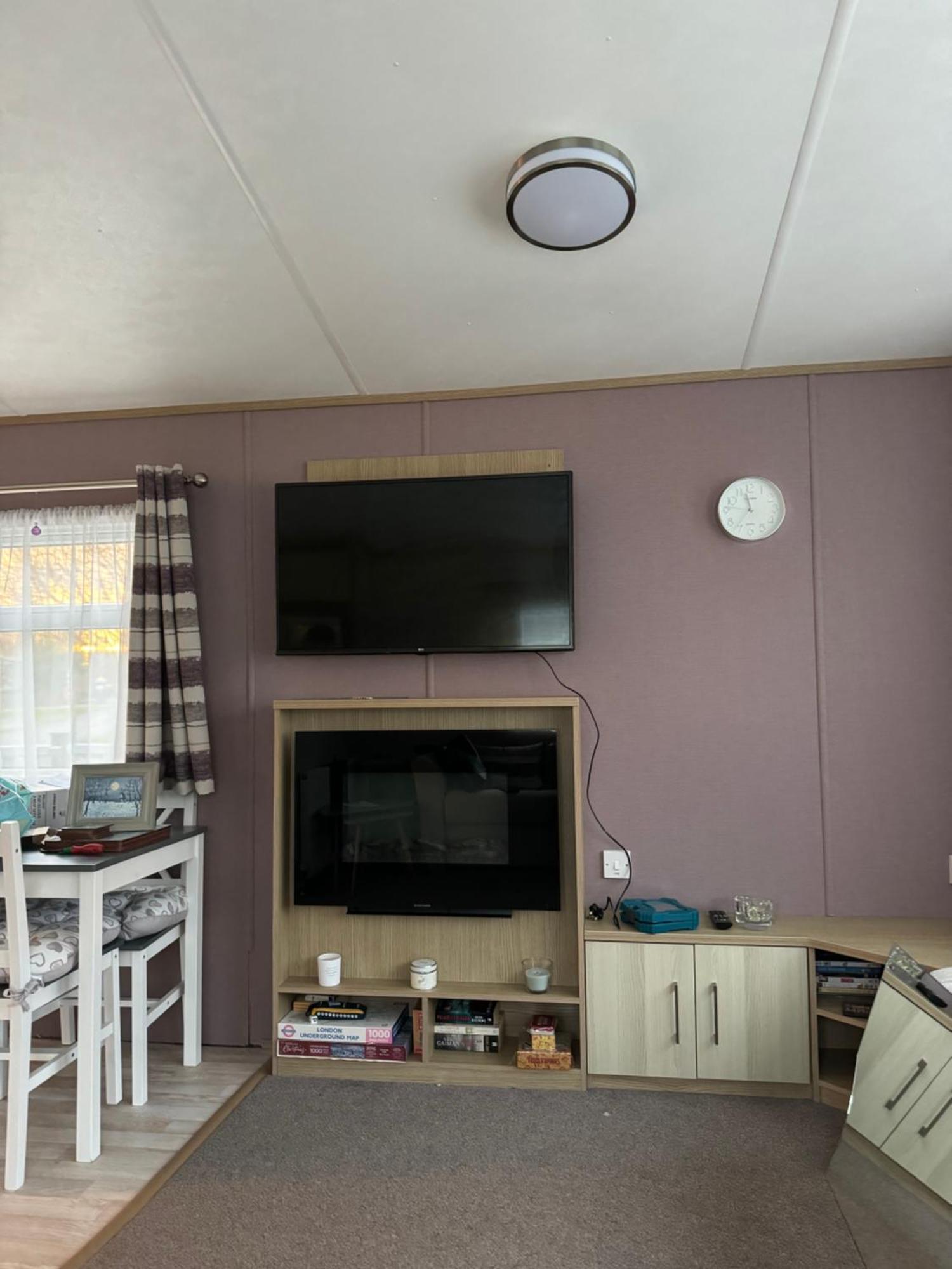 2 Bedroom Lakeview Lodge - Ensuite & Balcony Deck Carnforth Kültér fotó